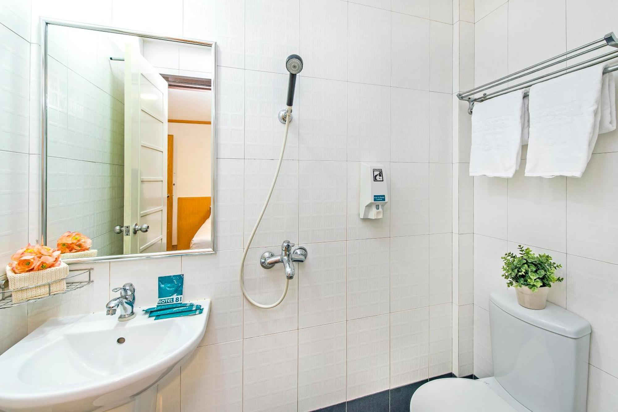 Hotel 81 Sakura Сингапур Екстериор снимка
